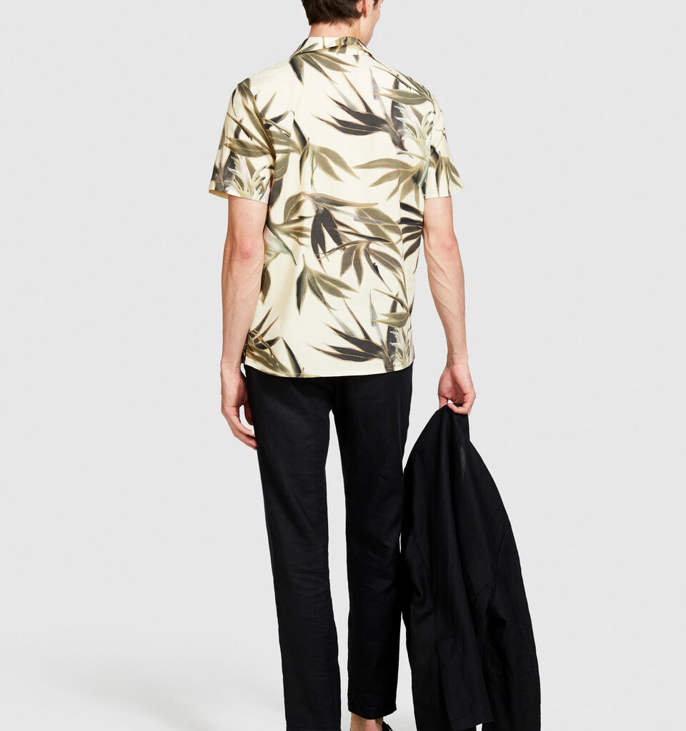 Short sleeve printed shirt - men's slim fit shirts - Multi-color | Sisley image number 3